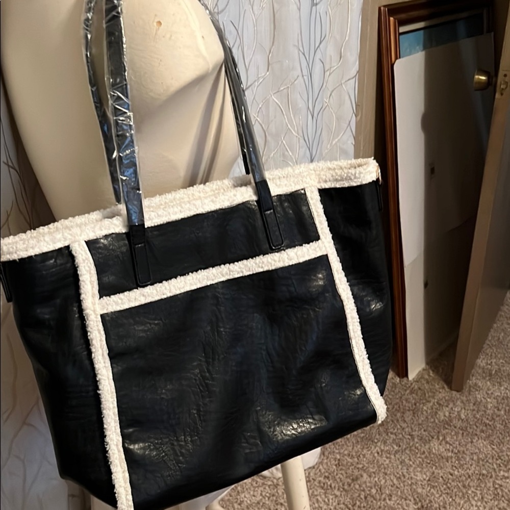 Elegant Black Canvas Tote with White Contrasting Trim